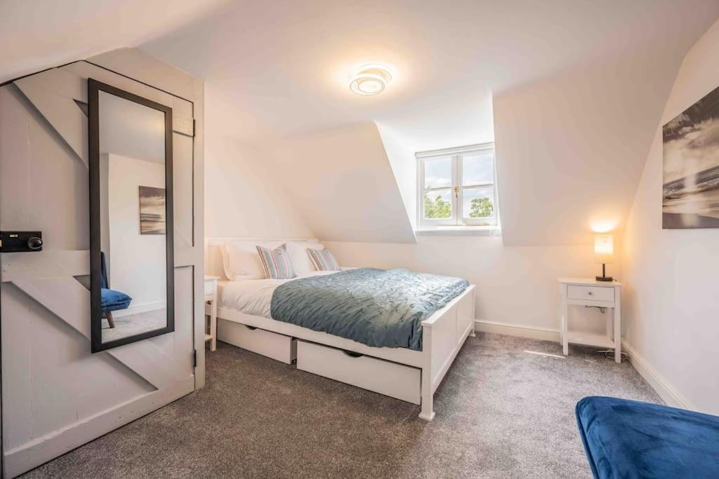 The Lymington Sailor'S Cottage Exterior photo